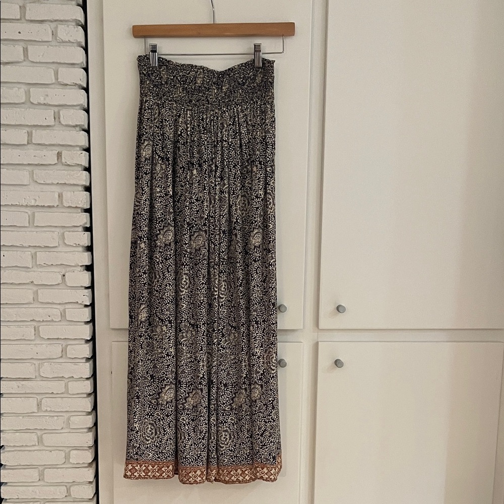 Natalie Martin. 100% Silk  Bella skirt. Elastic waist. Made in Bali.